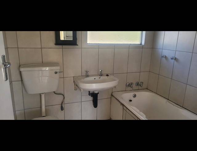 2 BEDROOM TOWNHOUSE FOR SALE IN VERWOERDPARK